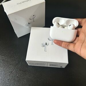 Apple White AirPods Pro Wireless Earbuds